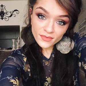 Meet your Posher, Leeanna